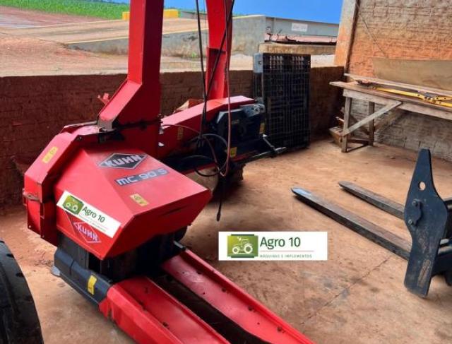 Colhedora de Forragem MC 90 S