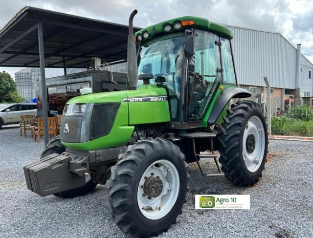 Trator BX 6110 Agrale